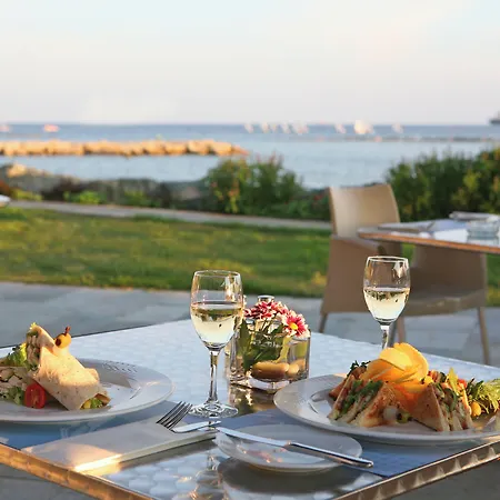 Crowne Plaza By Ihg 4*