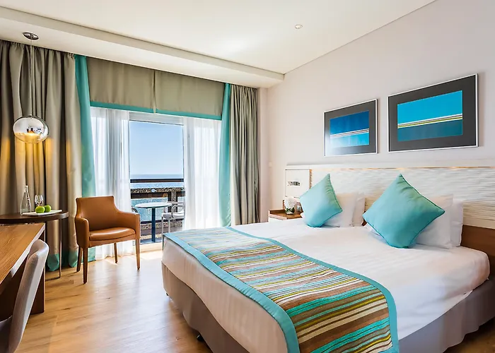 Crowne Plaza By Ihg Hotel 4*