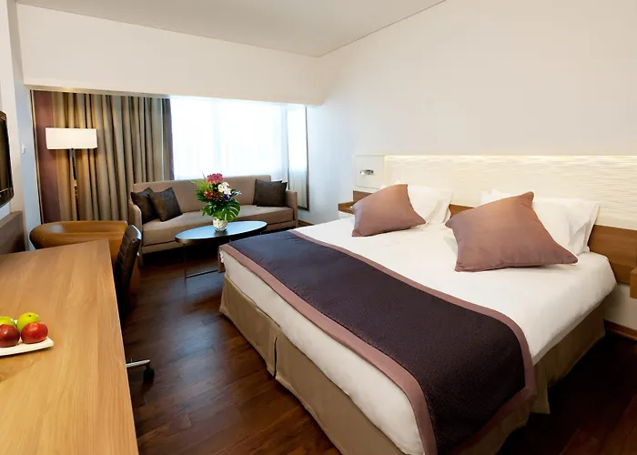 Crowne Plaza By Ihg Hotel