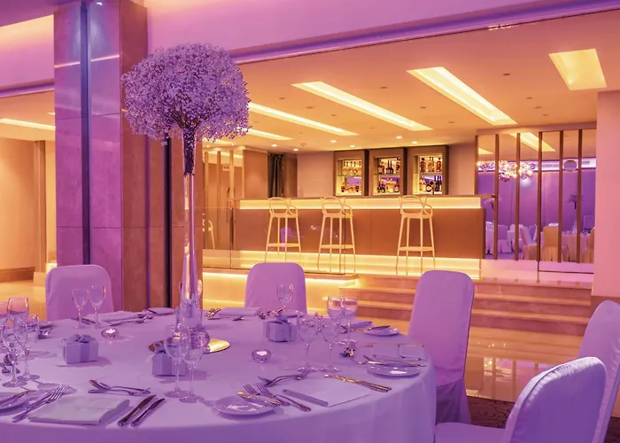 Crowne Plaza By Ihg 4*