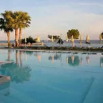 Crowne Plaza By Ihg Hotel 4*