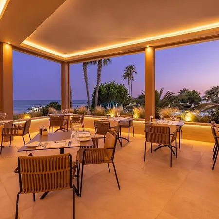 Szálloda Crowne Plaza By Ihg Limassol
