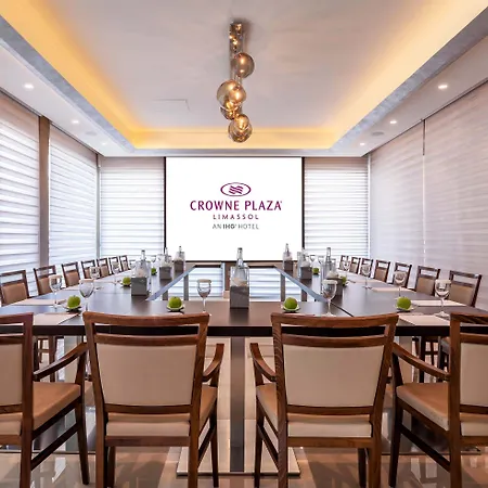 Crowne Plaza By Ihg 4*