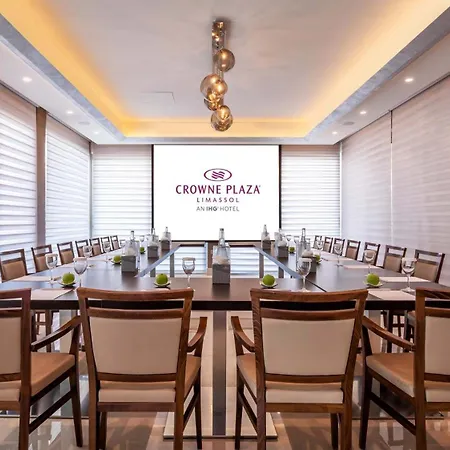 Crowne Plaza By Ihg 4*