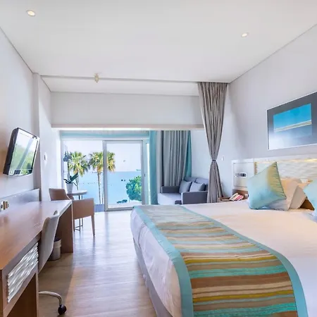 Crowne Plaza By Ihg 4*