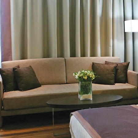 Crowne Plaza By Ihg 4*
