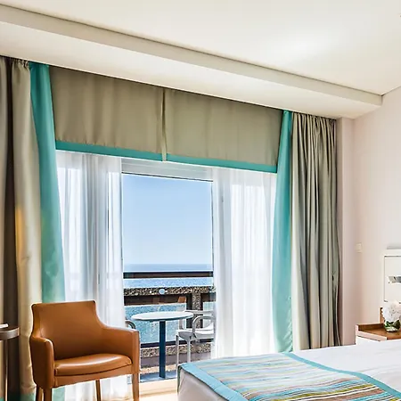 Crowne Plaza By Ihg מלון