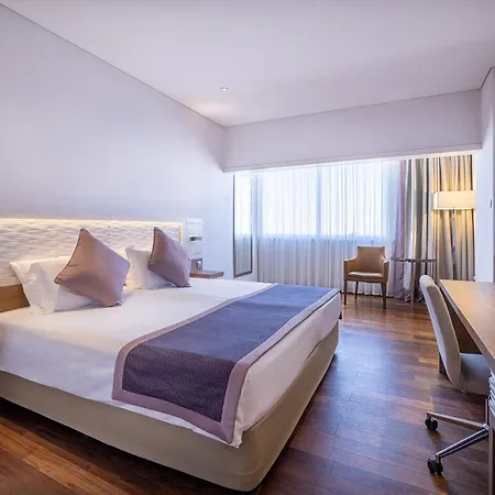 Crowne Plaza By Ihg Отель Лимасол