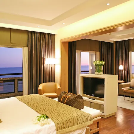 Crowne Plaza By Ihg