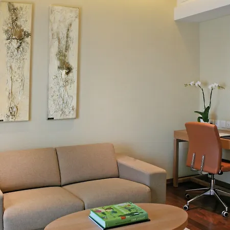 Crowne Plaza By Ihg Hotel 4*