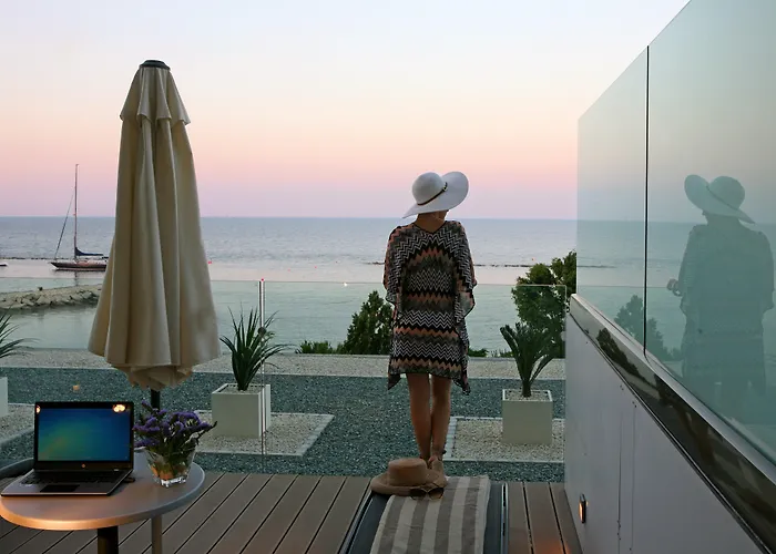 ホテル クラウンプラザ リマソル