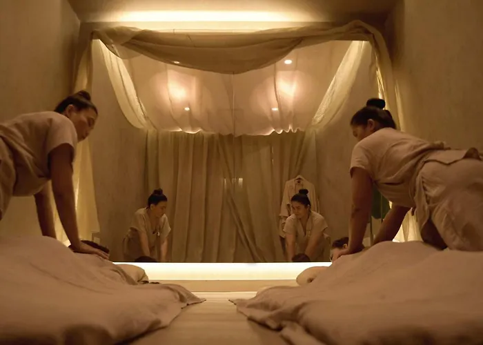 ホテル クラウンプラザ リマソル 4*