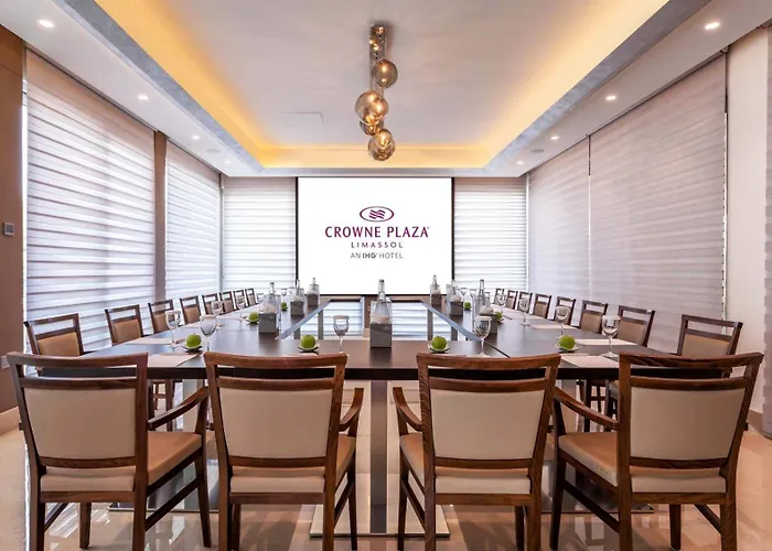 Crowne Plaza By Ihg 4*