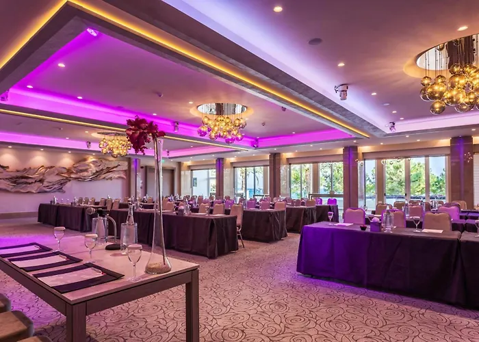 Otel Crowne Plaza By Ihg Limasol