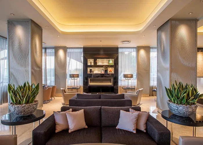 Otel Crowne Plaza By Ihg Limasol