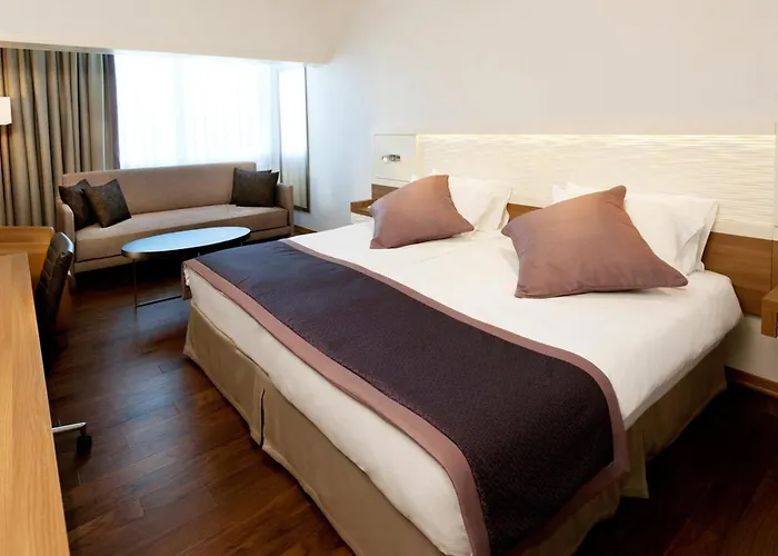 Crowne Plaza By Ihg 4* Limasol