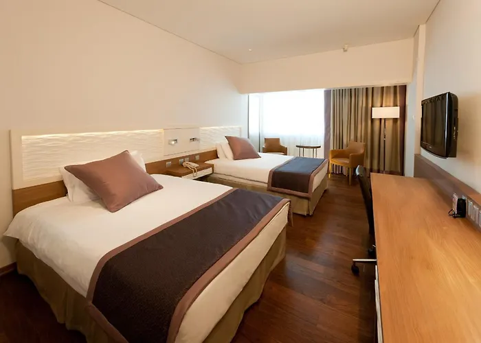 Otel Crowne Plaza By Ihg Limasol