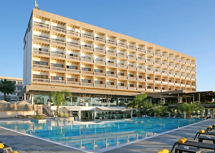 Crowne Plaza By Ihg 4*