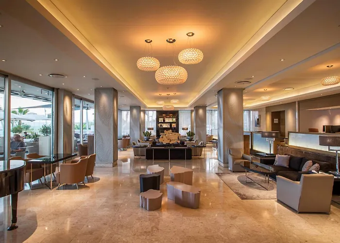 Crowne Plaza By Ihg 4*