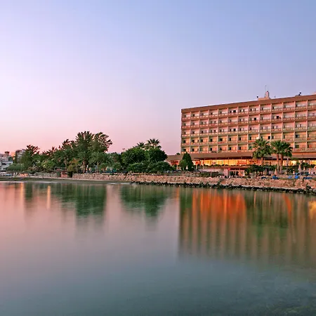 Crowne Plaza By Ihg Лимасол