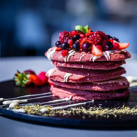 Отель Crowne Plaza By Ihg 4*