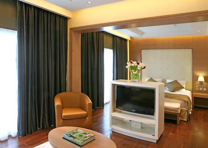 Crowne Plaza By Ihg 4*