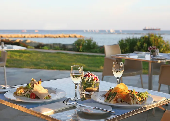 Crowne Plaza By Ihg 4*